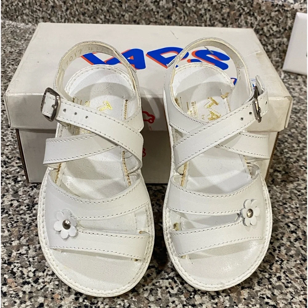 Kinder Girls sandals size 6.5